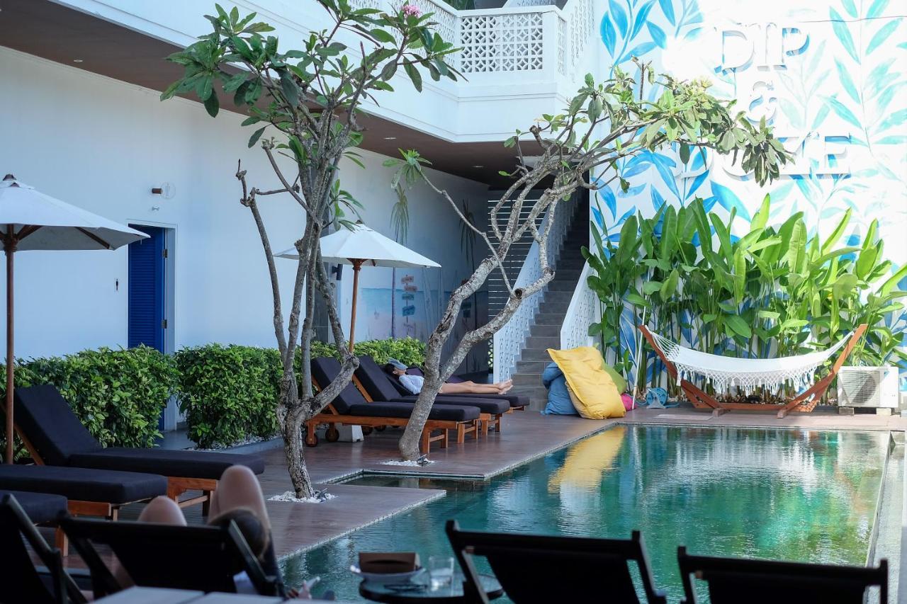 Dip & Doze Living Hostel Canggu Exterior foto